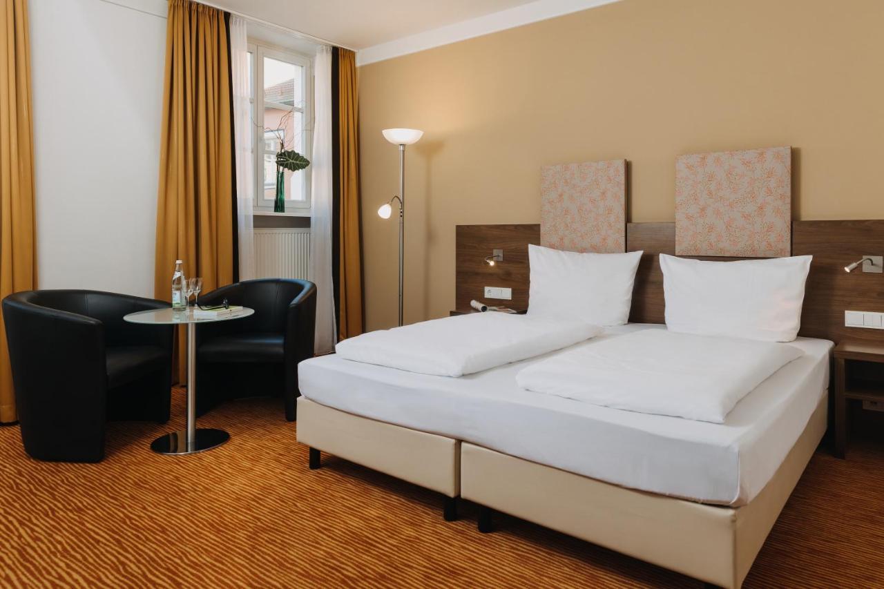 Altstadthotel Arch เรเกนส์บวร์ก ภายนอก รูปภาพ