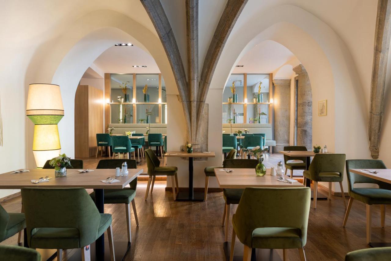 Altstadthotel Arch เรเกนส์บวร์ก ภายนอก รูปภาพ