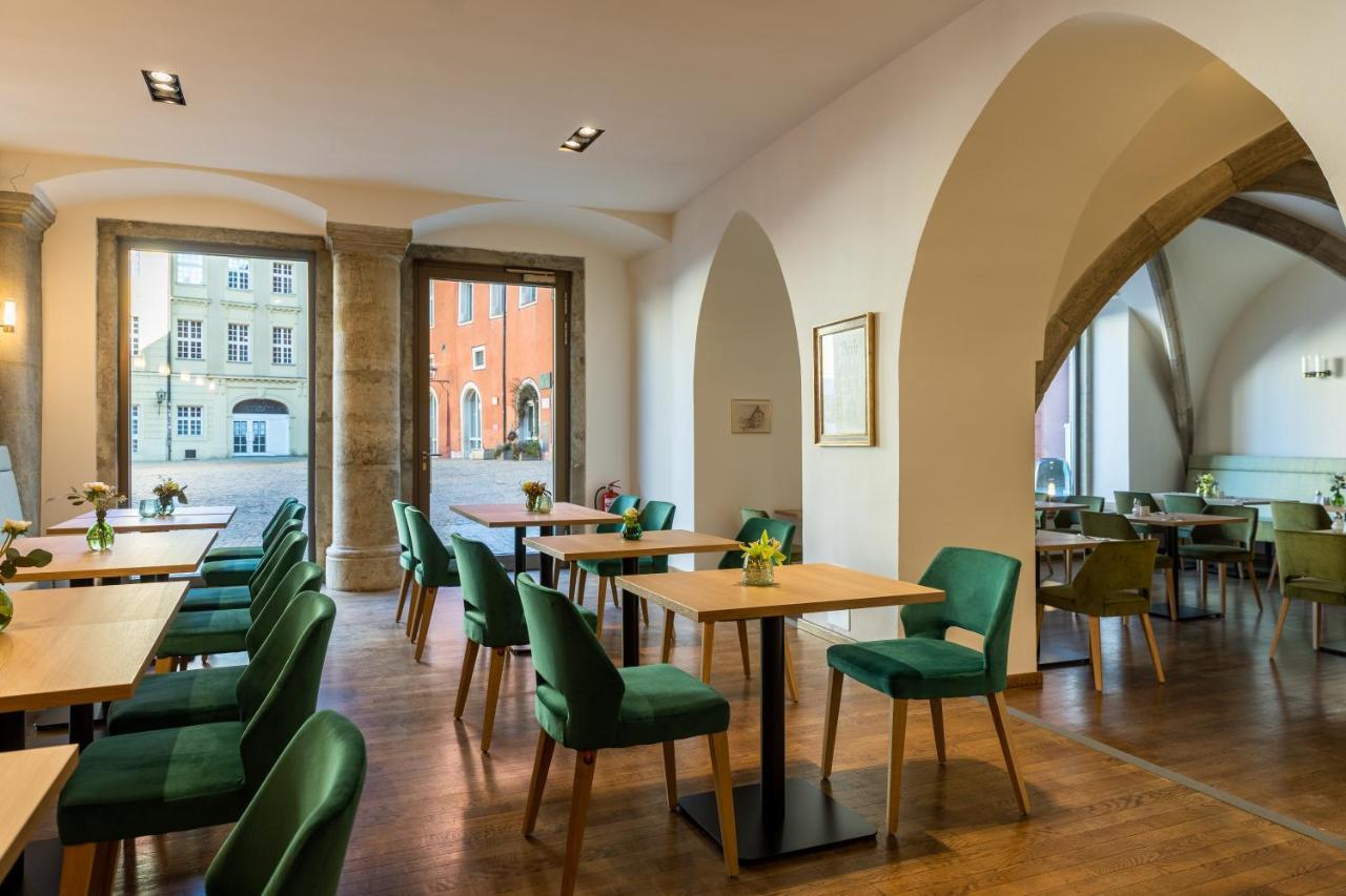 Altstadthotel Arch เรเกนส์บวร์ก ภายนอก รูปภาพ