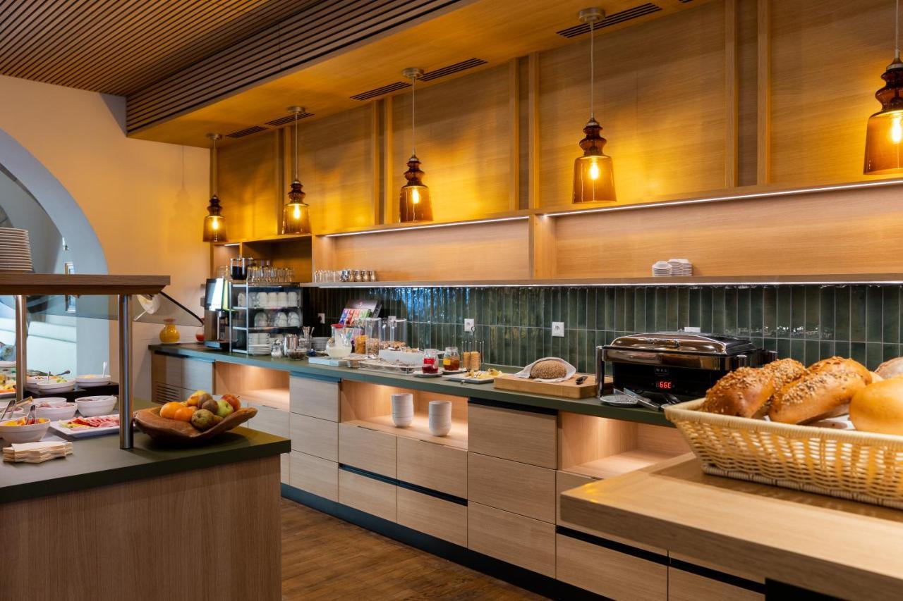 Altstadthotel Arch เรเกนส์บวร์ก ภายนอก รูปภาพ